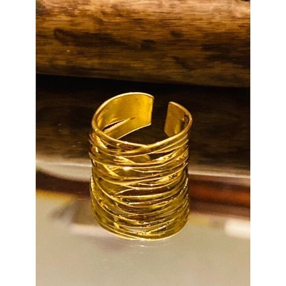 MINIMALIST Gold Tone Crossover Ring - Picture 6 of 7